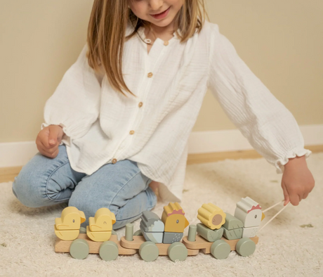 Stacking Train FSC - Little Farm Chicken